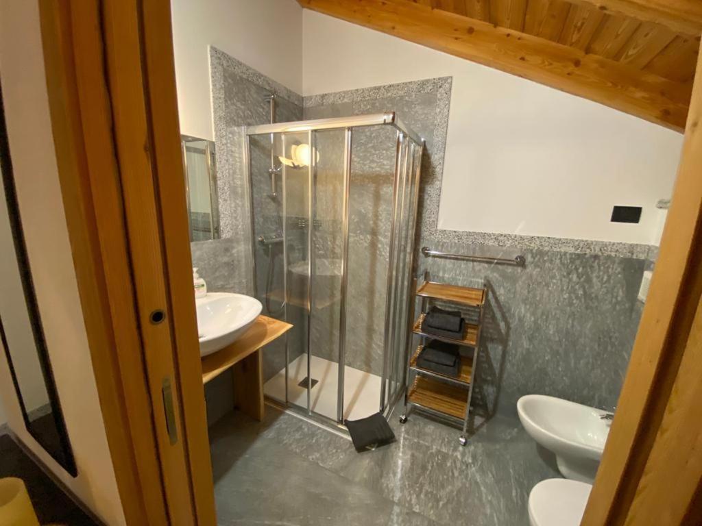 B&B Casa Il Sasso Pinzolo Luaran gambar